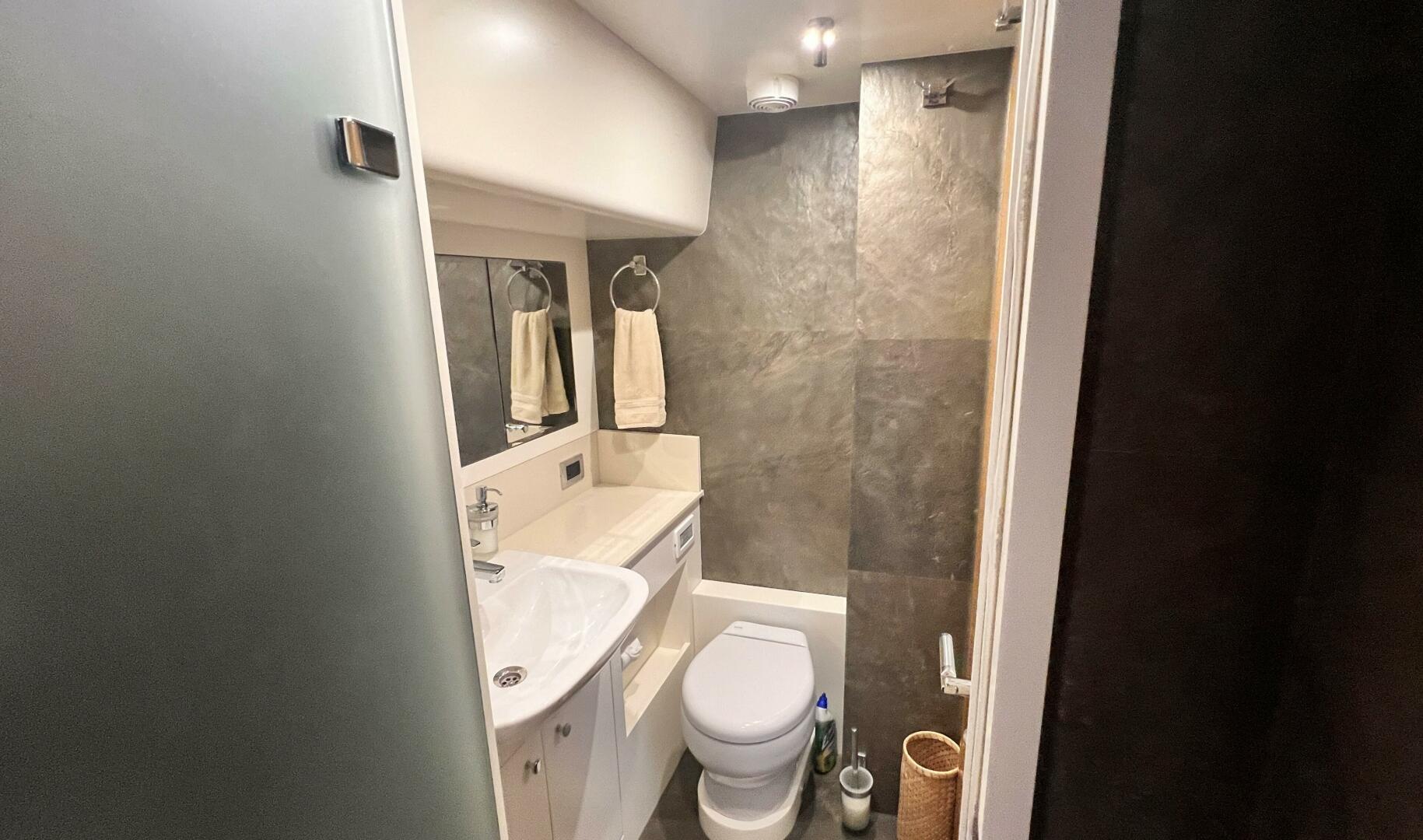 Slide: The Image of Serenity 64 Electric Hybrid 2019 - 4355269