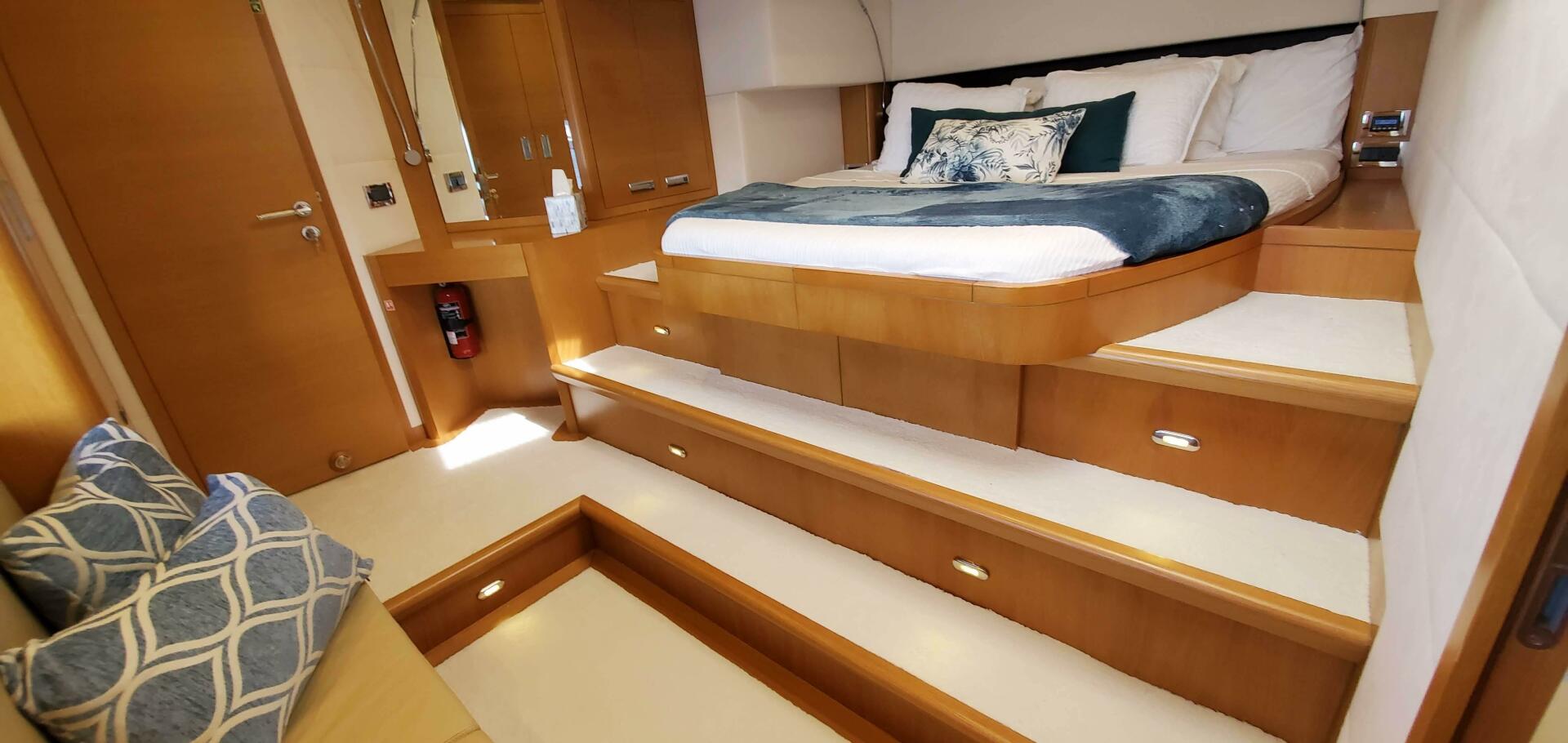 Slide: The Image of Serenity 64 Electric Hybrid 2019 - 4355274