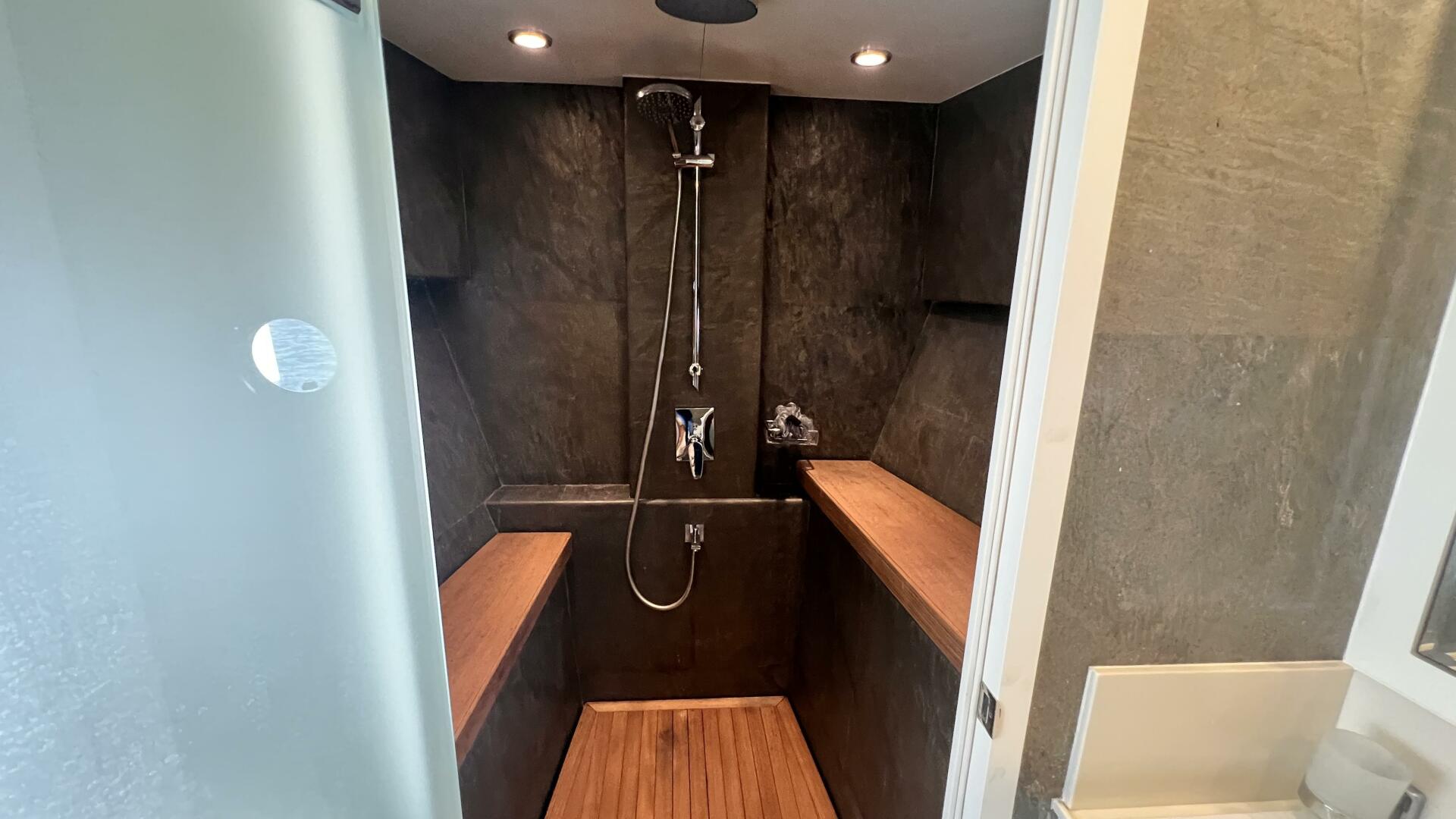 Slide: The Image of Serenity 64 Electric Hybrid 2019 - 4355277