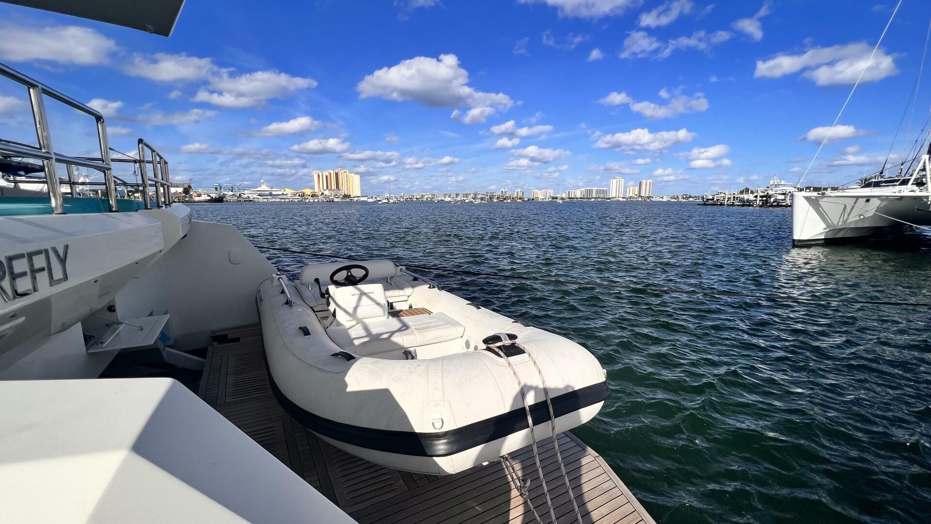 Slide: The Image of Serenity 64 Electric Hybrid 2019 - 4355290