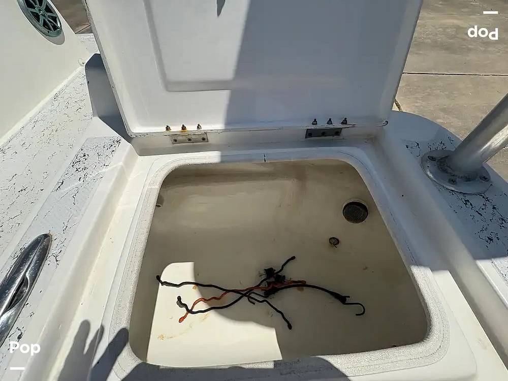 Slide: The Image of Live Well/bait Well/compartment Storage - 15347716