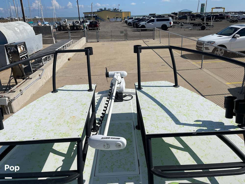 Slide: The Image of W Twin Casting Platforms/trolling Motor - 14905925