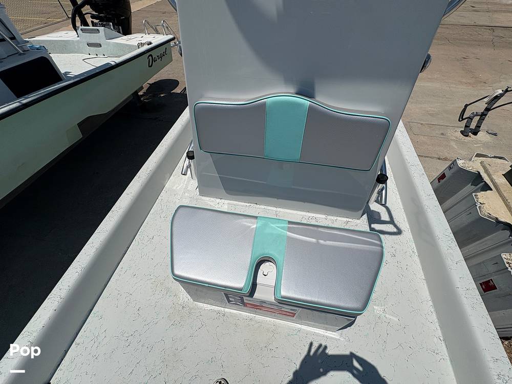 Slide: The Image of Passenger Seat With Backrest And Storage - 15741134