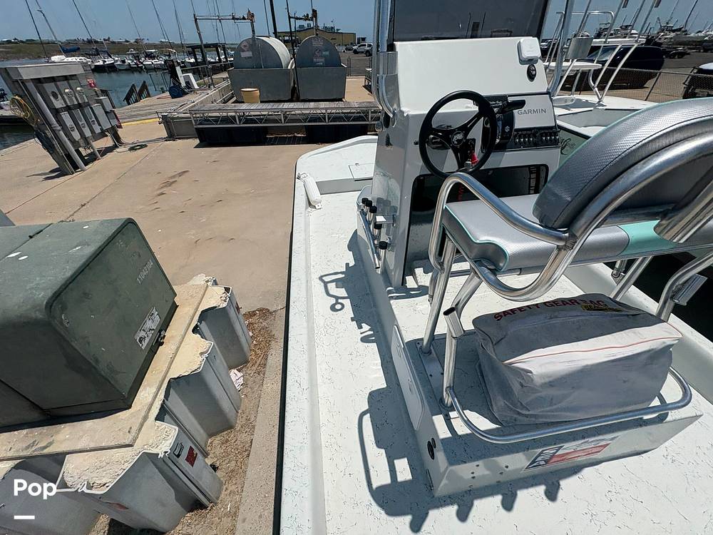 Slide: The Image of Raised Center Console - 15741143