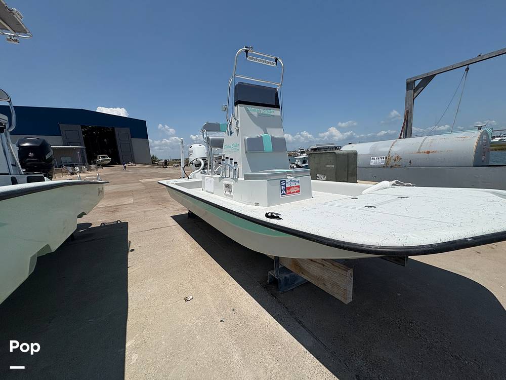 Slide: The Image of Passenger Seating With Backrest And Storage - 15741172