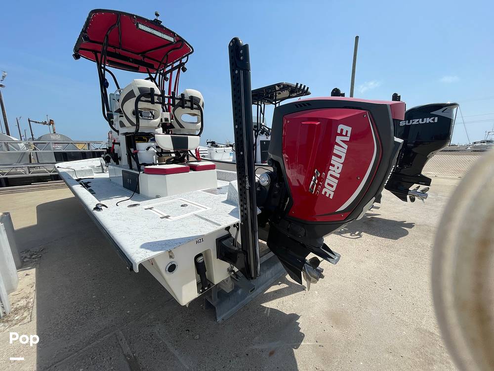 Slide: The Image of Shallow Stalker Cat 240 Pro 2018 - 15314389
