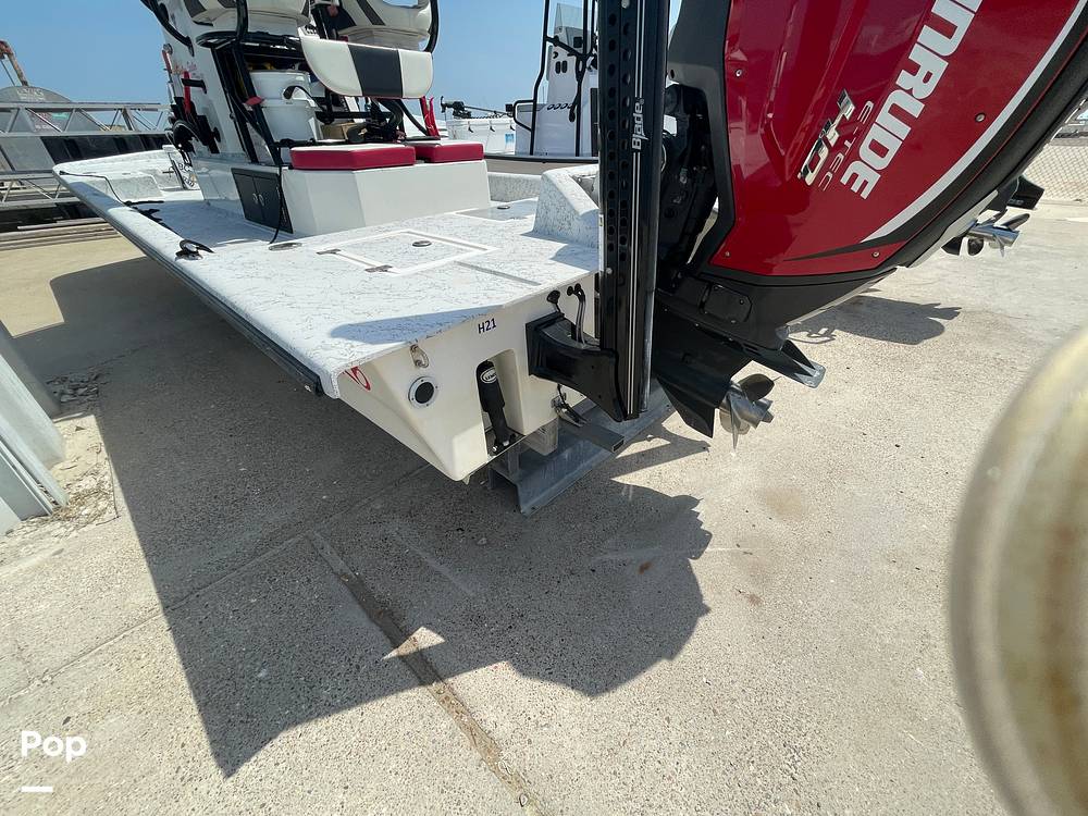 Slide: The Image of Shallow Stalker Cat 240 Pro 2018 - 15314390