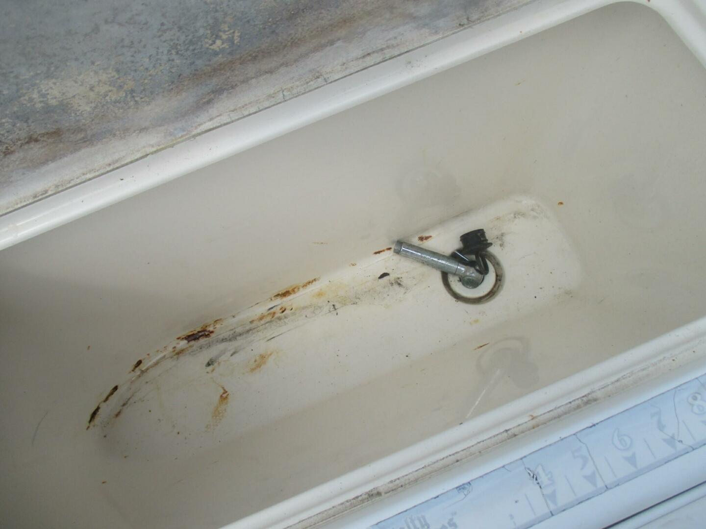Slide: The Image of Fish box with Drain - 4536699
