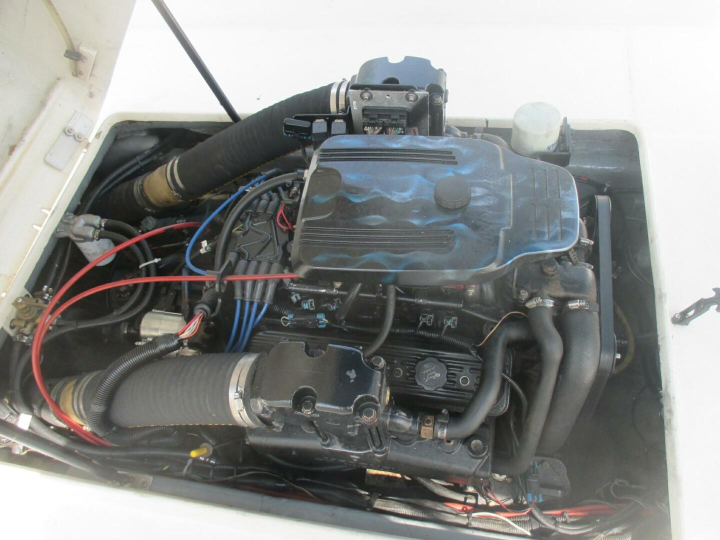 Slide: The Image of Mercruiser 383
350 HP - 4536703