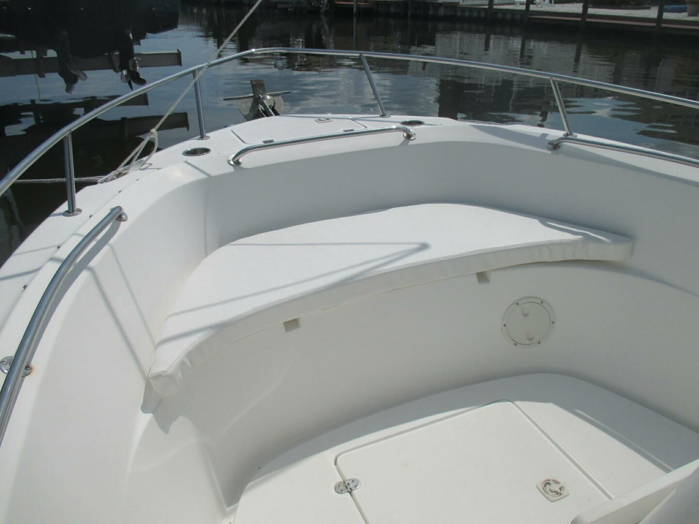 Slide: The Image of Bow Seat with Cushion - 4536690