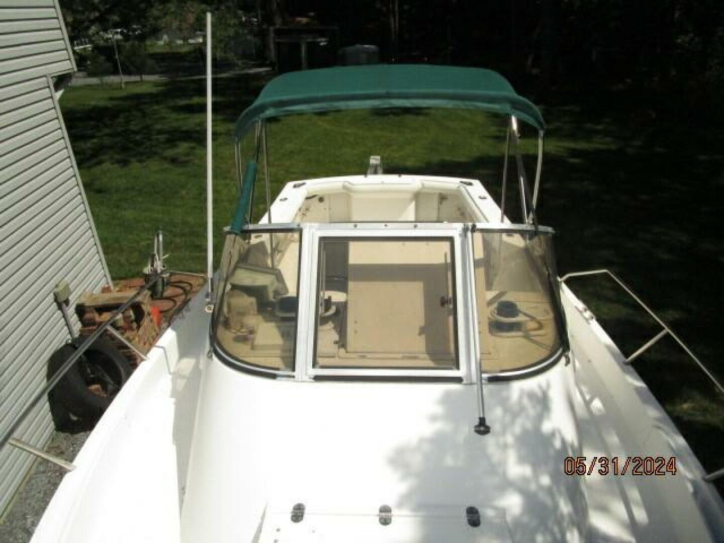 Slide: The Image of 22' Shamrock foredeck aft - 4470700