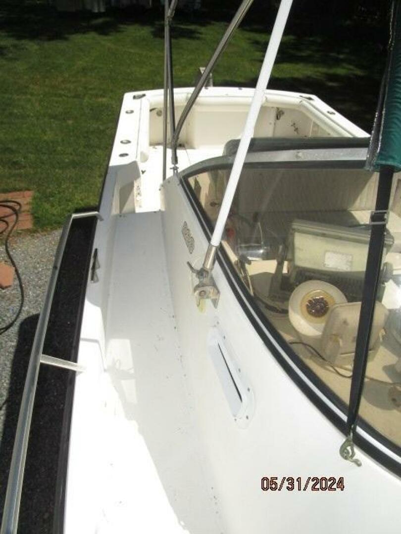 Slide: The Image of 22' Shamrock starboard side deck1 - 4470715