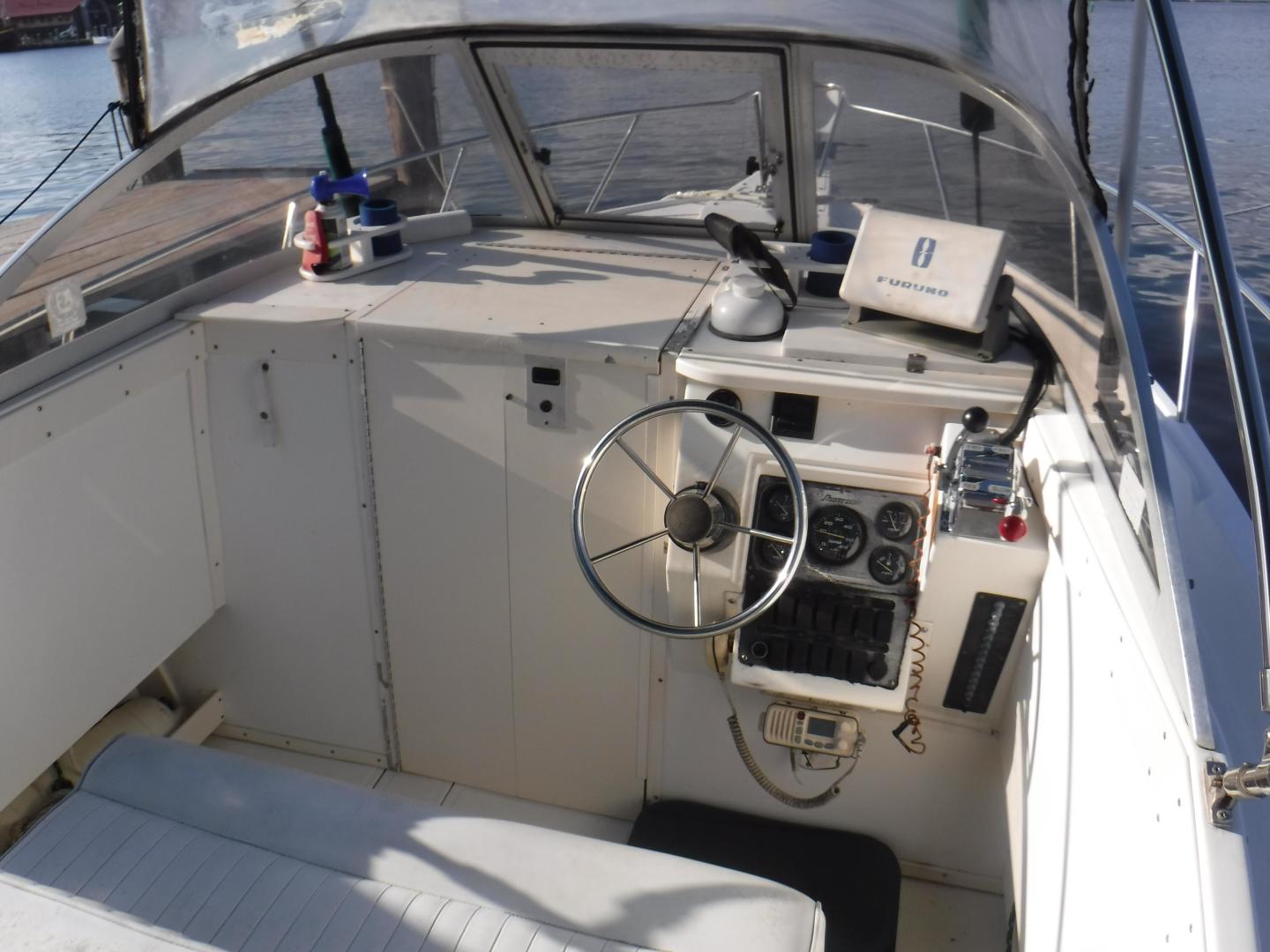 Slide: The Image of 22' Shamrock helm1 - 3427359