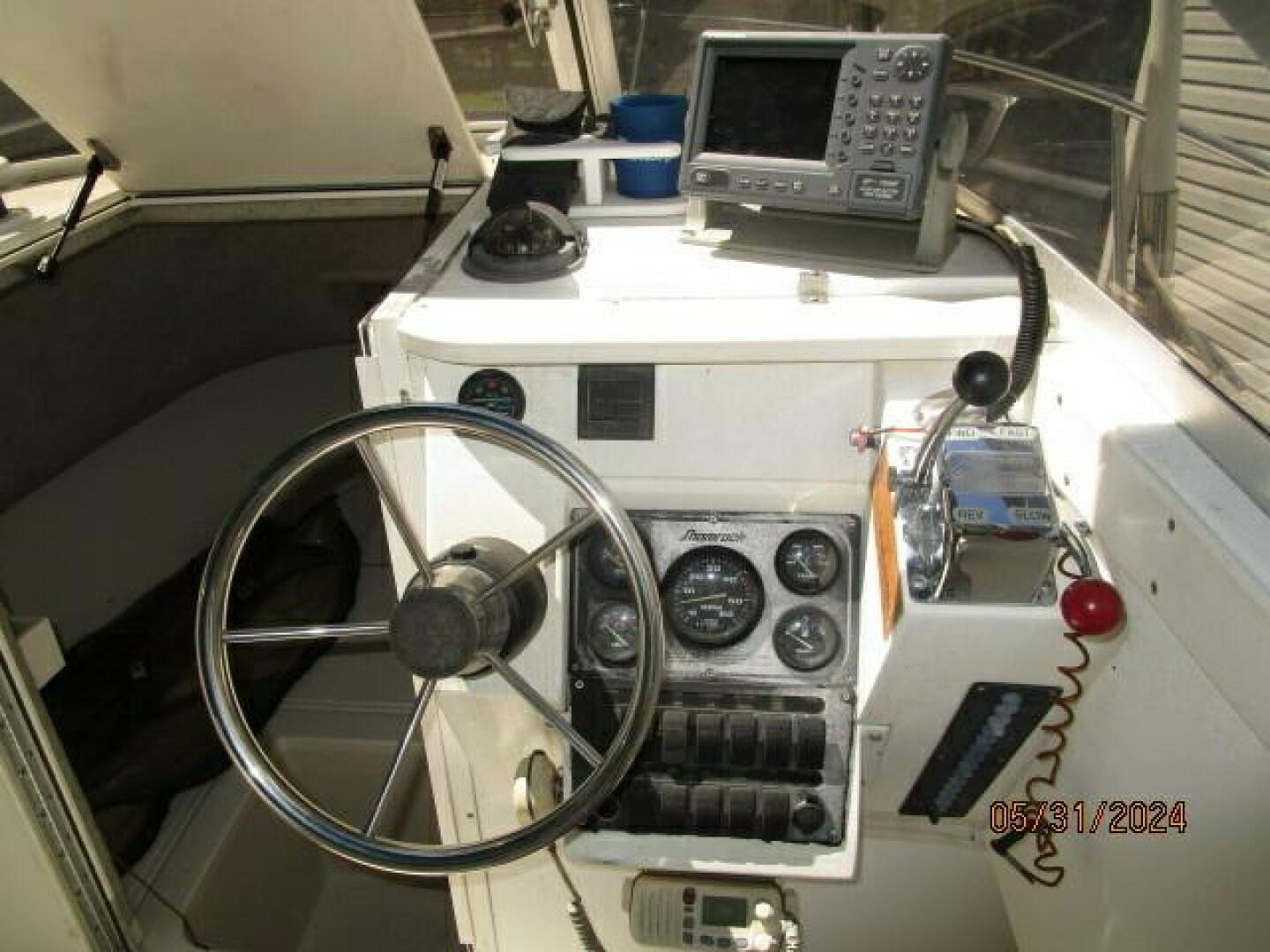 Slide: The Image of 22' Shamrock helm3 - 4470704