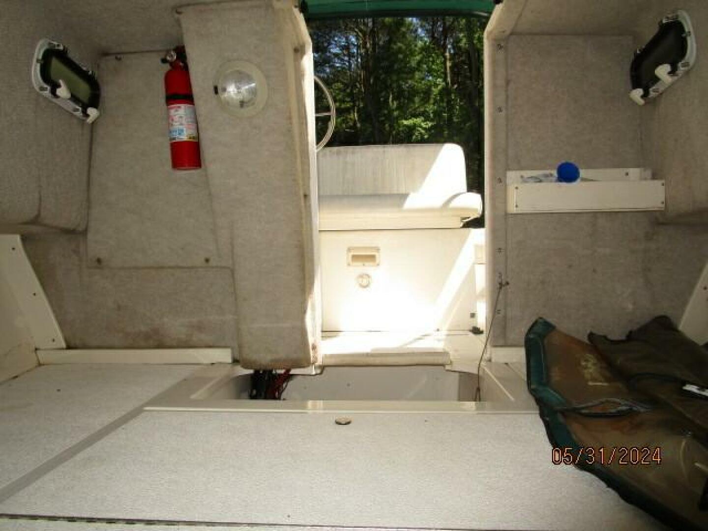 Slide: The Image of 22' Shamrock cabin aft - 4470691