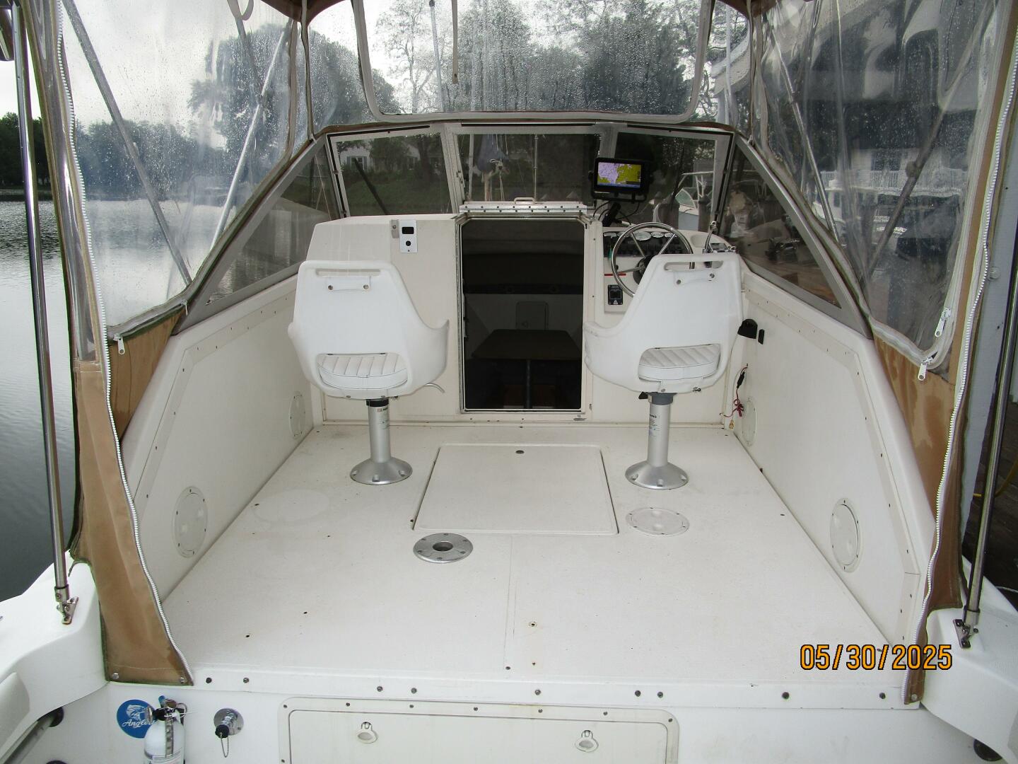 Slide: The Image of 26' Shamrock upper deck forward3 - 5373206