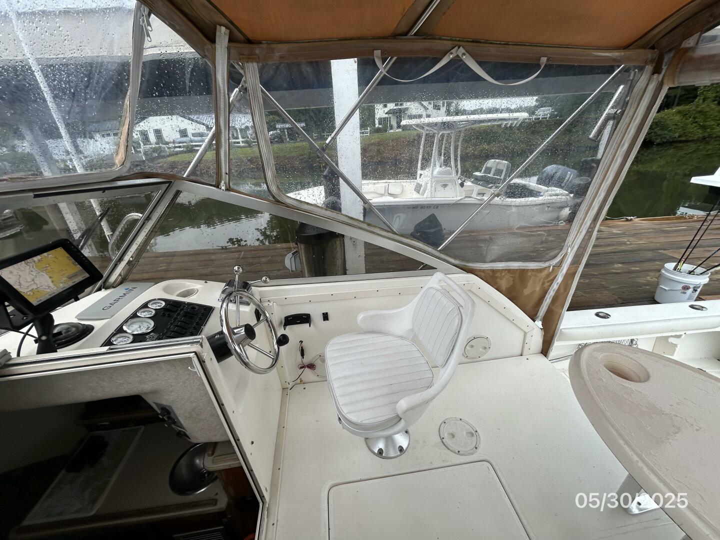 Slide: The Image of 26' Shamrock upper deck starboard - 5373209