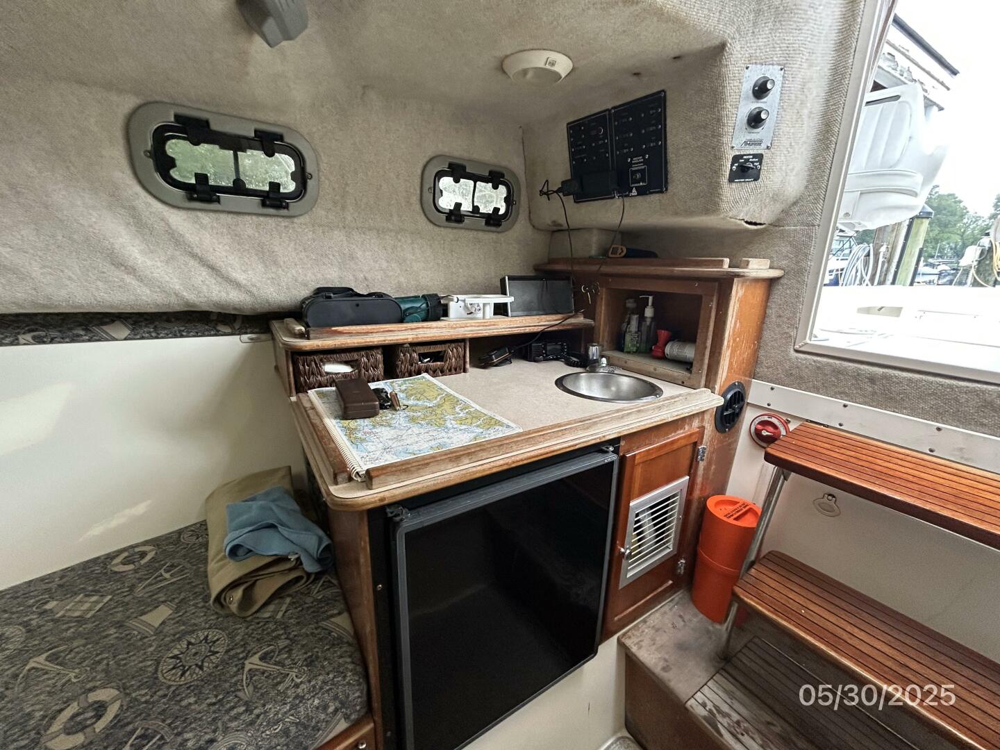 Slide: The Image of 26' Shamrock lower deck galley - 5373180