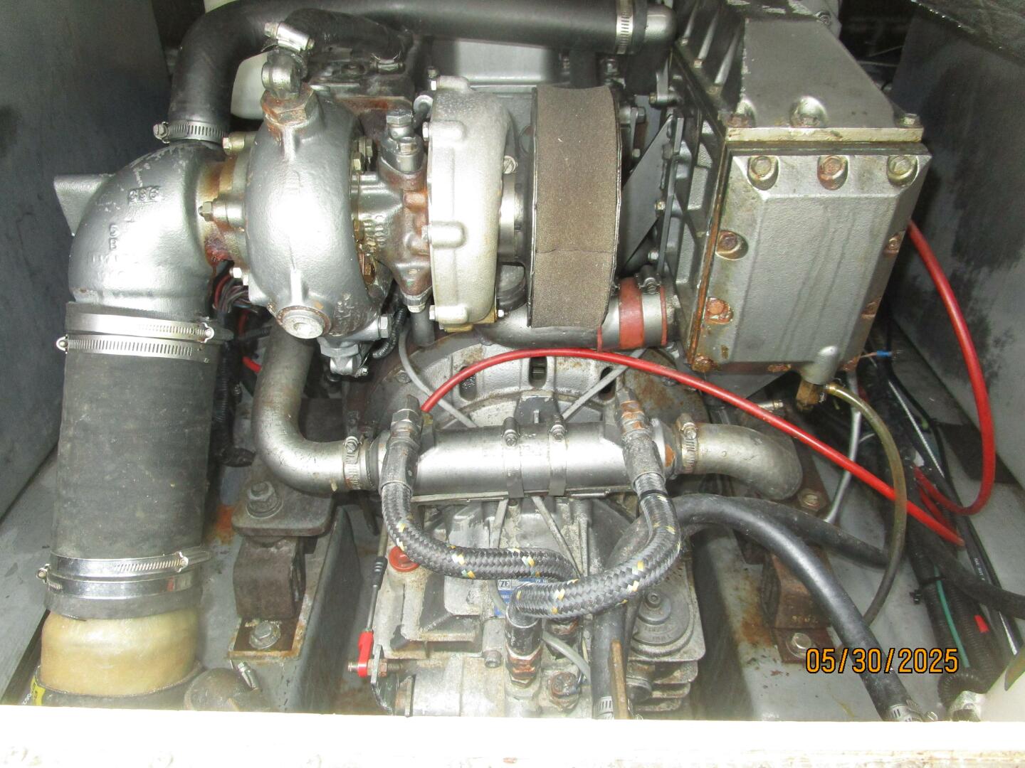 Slide: The Image of 26' Shamrock main engine - 5373193