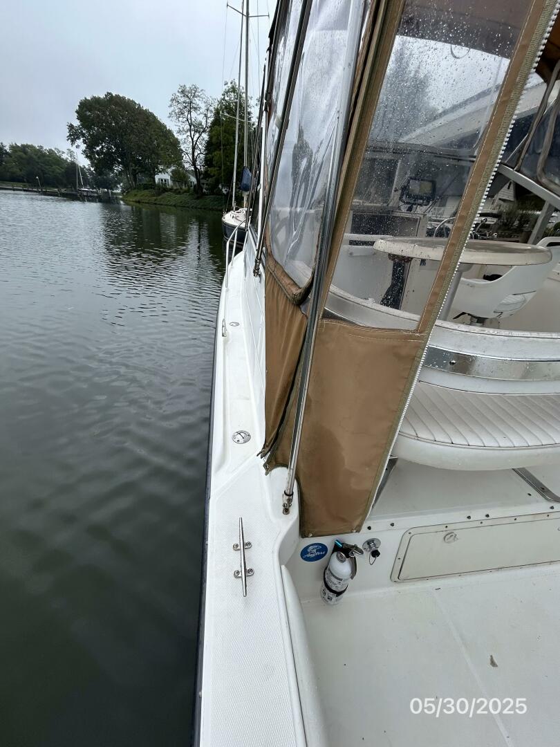 Slide: The Image of 26' Shamrock port side deck2 - 5373196