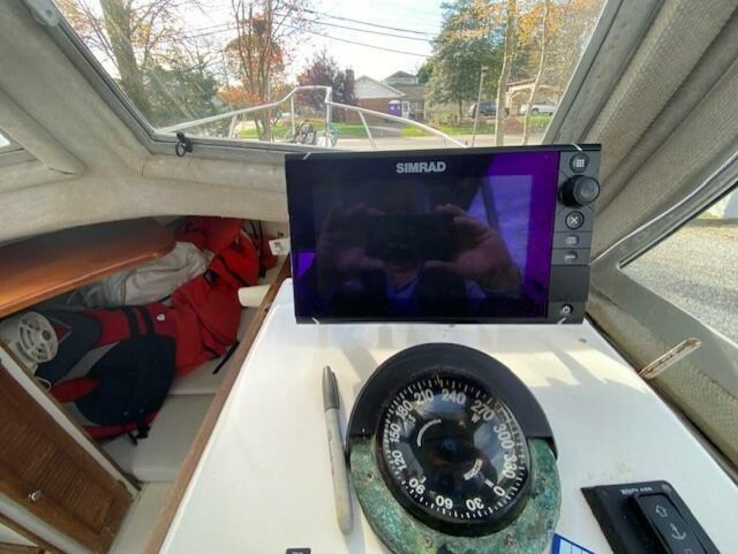 Slide: The Image of Simrad 9" MFD - 4802529