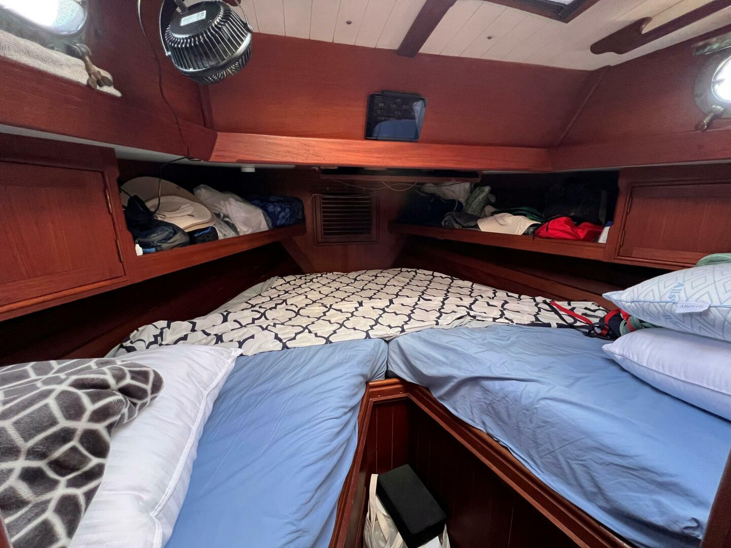 Slide: The Image of Shannon 38 Ketch 1981 - 5201385