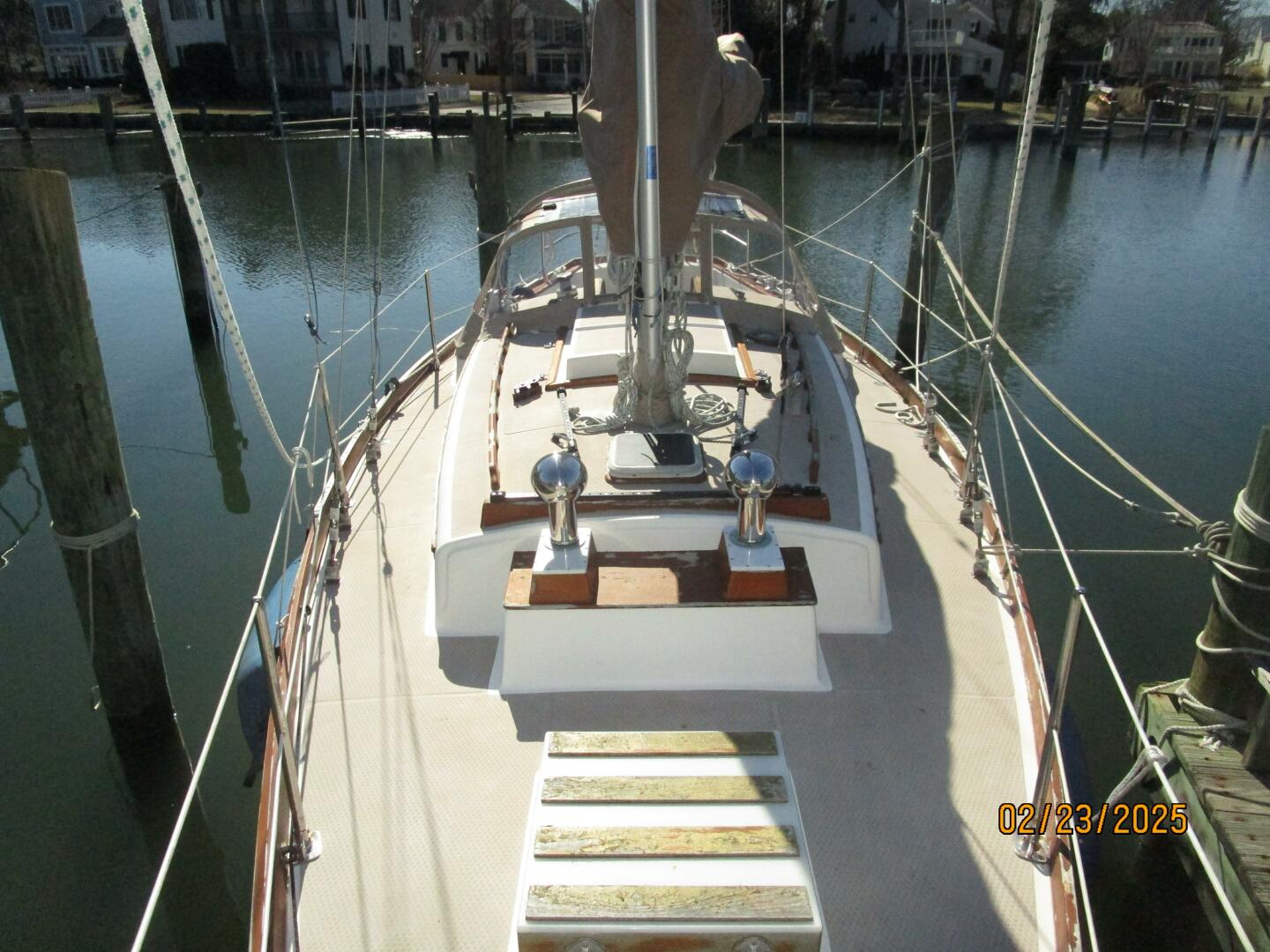 Slide: The Image of 28' Shannon foredeck aft - 5074495