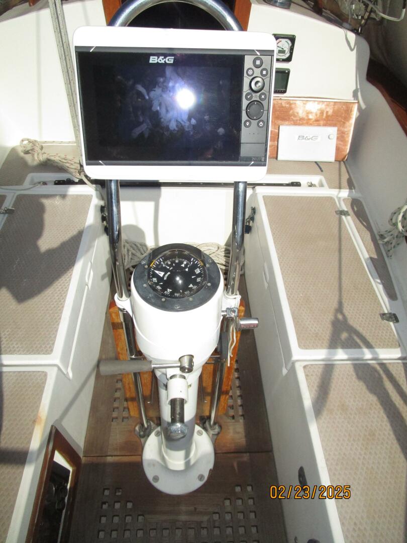 Slide: The Image of 28' Shannon cockpit helm pedestal - 5074491