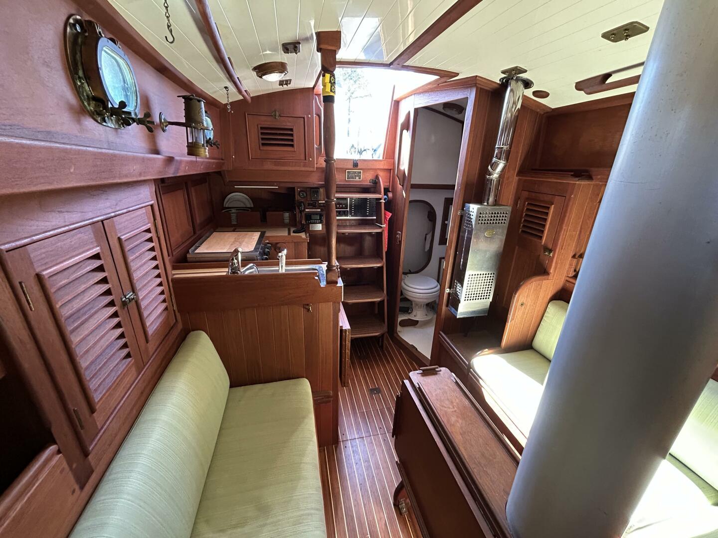 Slide: The Image of 28' Shannon salon aft - 5074508