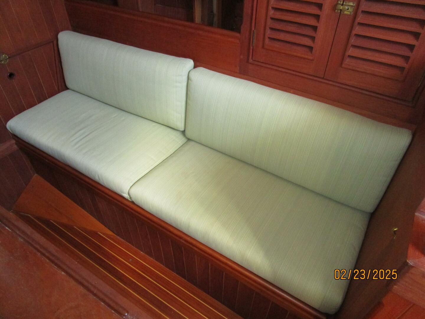 Slide: The Image of 28' Shannon salon starboard seating - 5074514