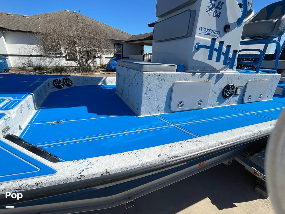 Slide: The Image of Raised Center Console - 15095520