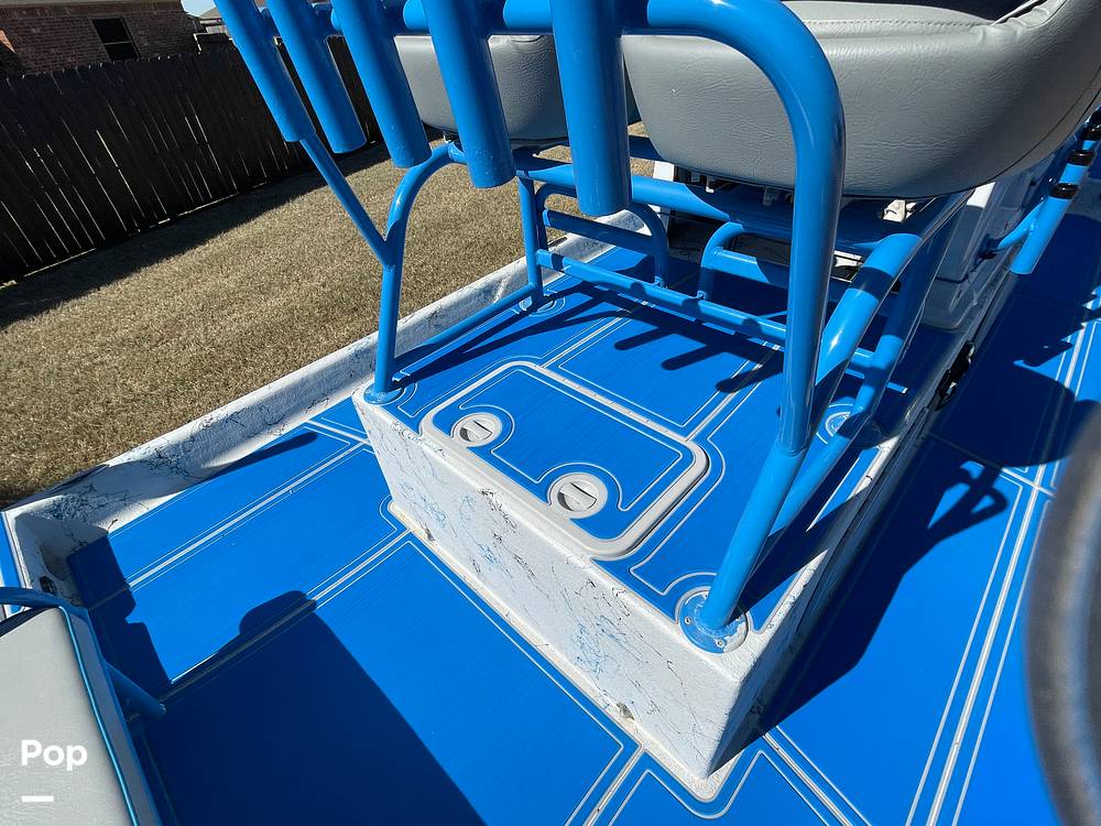 Slide: The Image of Raised Center Console - 15095933
