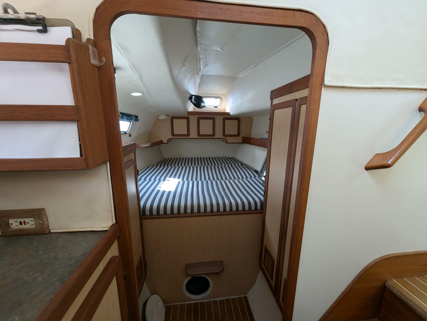 Slide: The Image of Shuttleworth Ocean Cheetah 37 Custom 1998 - 4522754