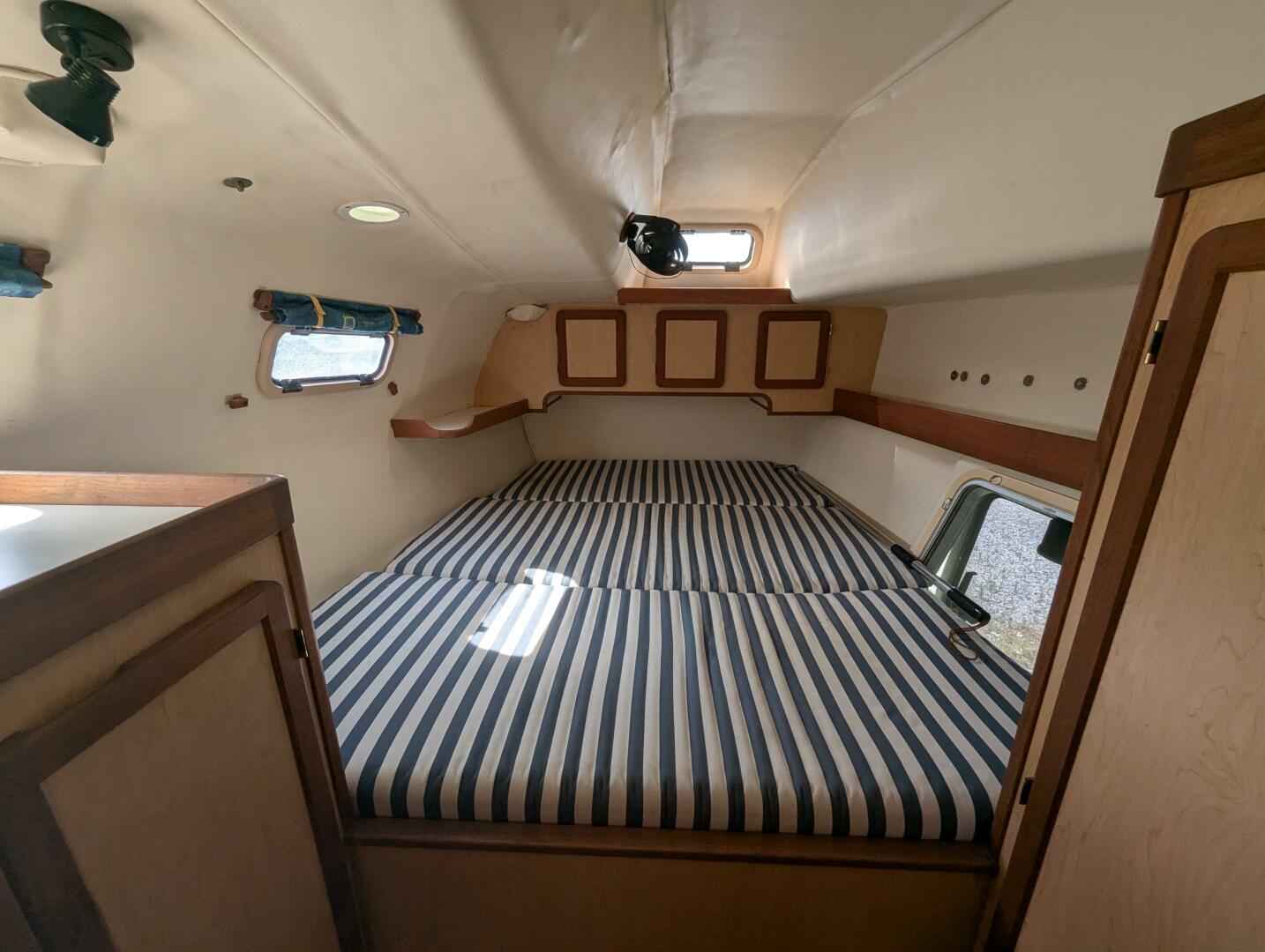 Slide: The Image of Shuttleworth Ocean Cheetah 37 Custom 1998 - 4522755