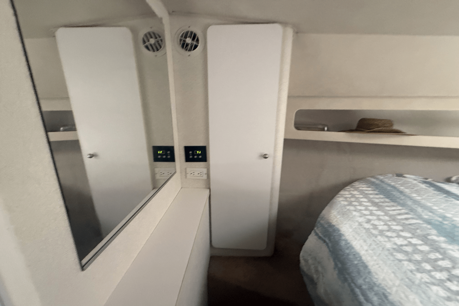 Slide: The Image of Silverton 31 C 1993 - 24