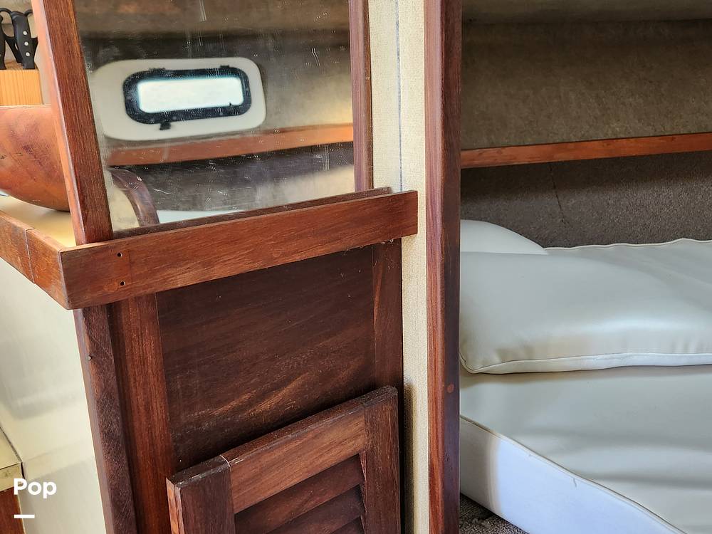 Slide: The Image of Silverton 31' Sportfish/Convertible 1981 - 12300043