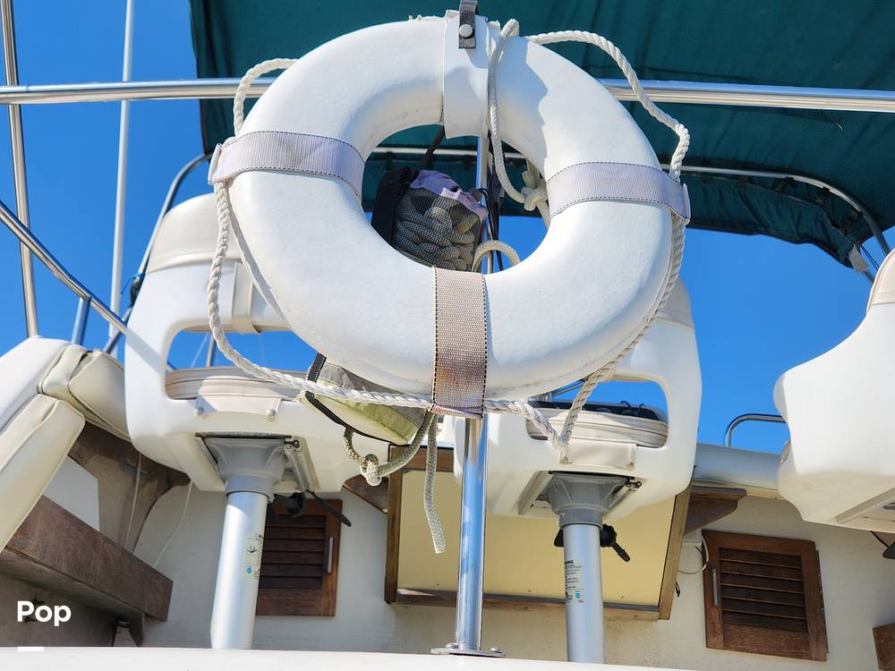 Slide: The Image of Silverton 31' Sportfish/Convertible 1981 - 12300012