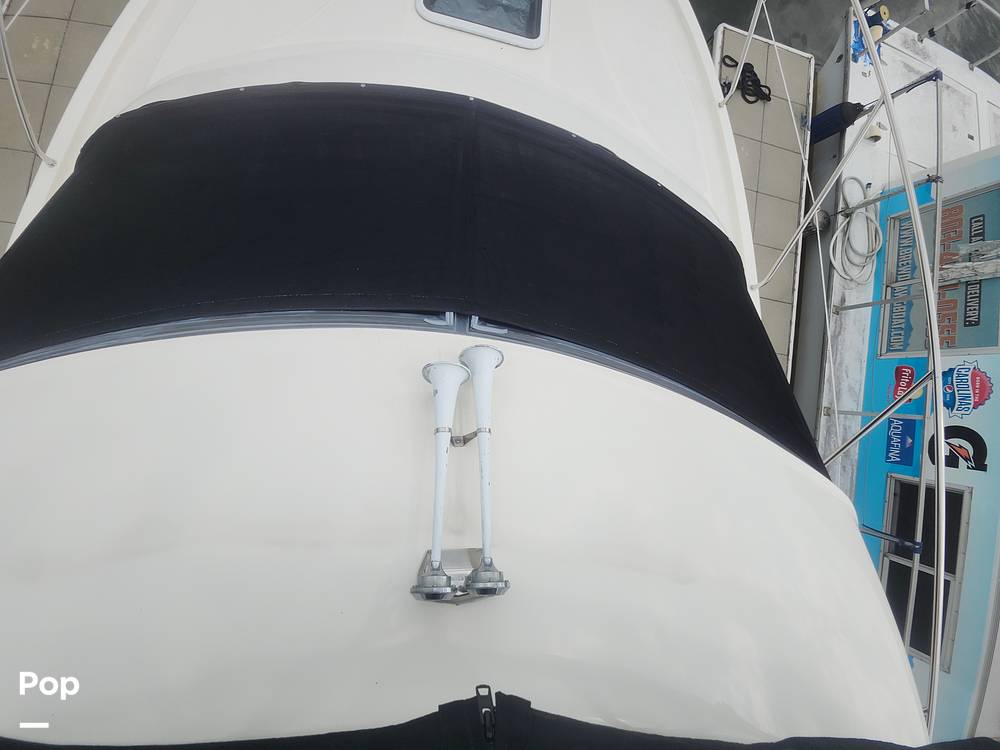 Slide: The Image of Silverton 330 Sport Bridge 2004 - 14518305