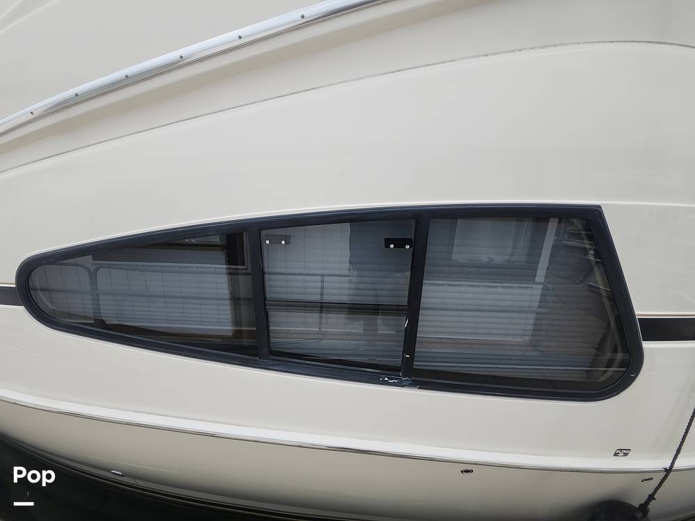 Slide: The Image of Silverton 330 Sport Bridge 2004 - 14518125