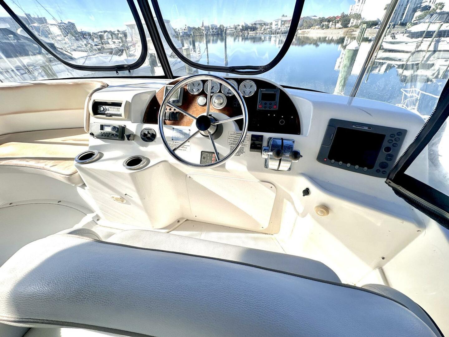 Slide: The Image of Silverton 330 Sport Bridge 2007 - 4975397