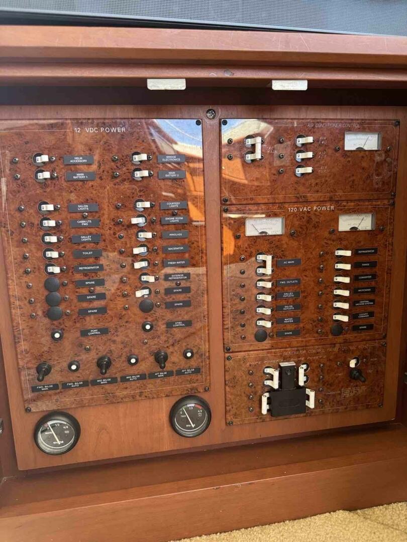 Slide: The Image of 34c Silverton electrical panel - 5429687