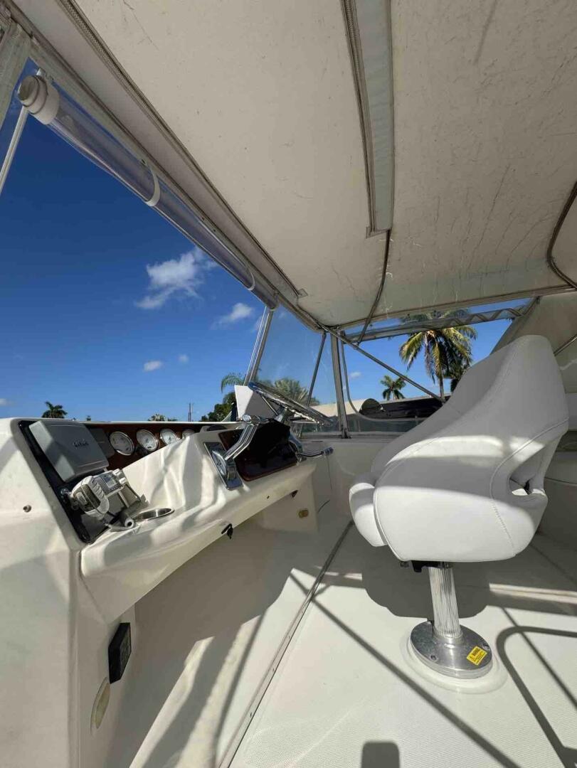 Slide: The Image of 34c Silverton flybridge helm - 5429690