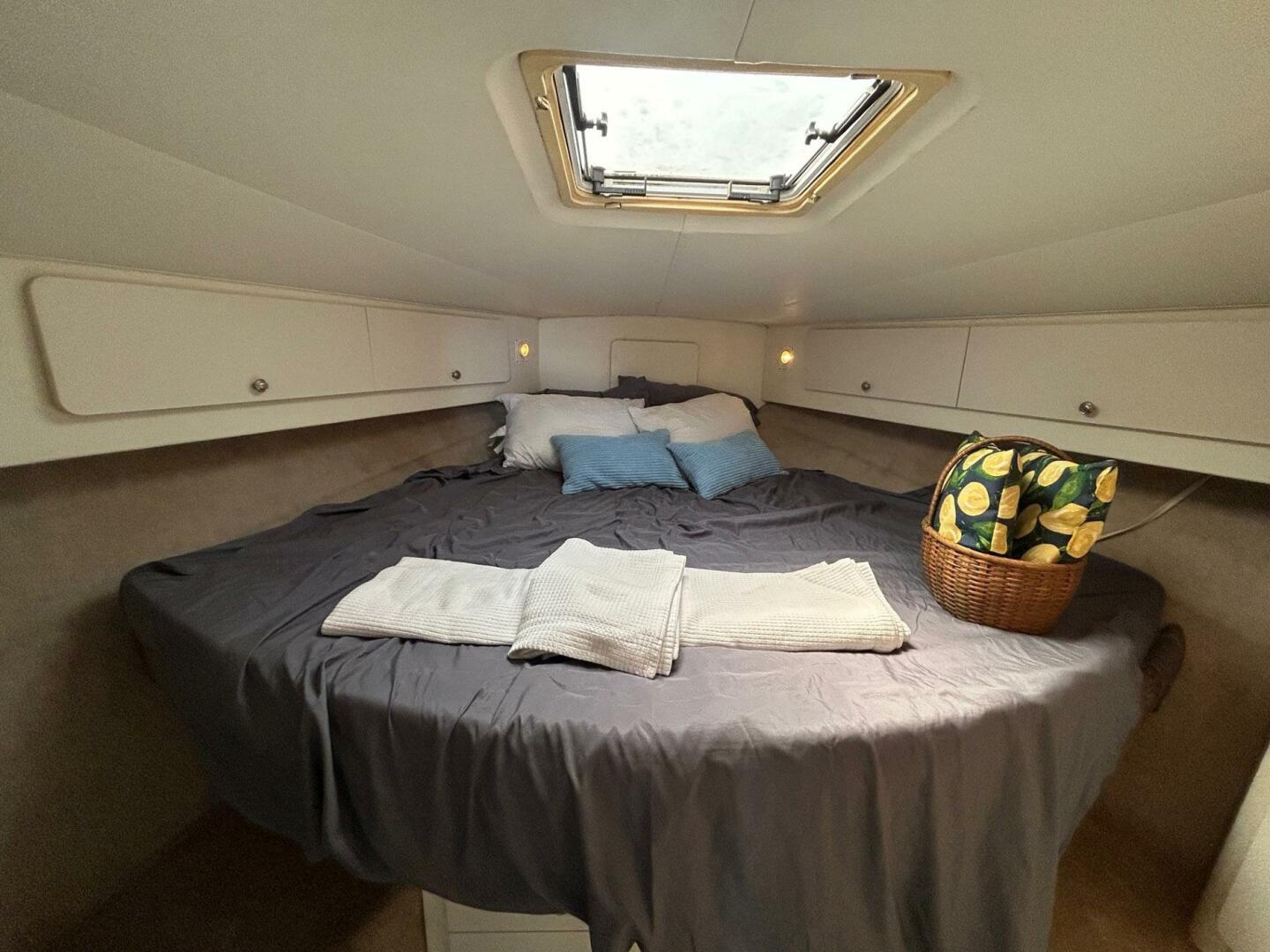 Slide: The Image of Silverton 34 Motor Yacht 1992 - 5288966