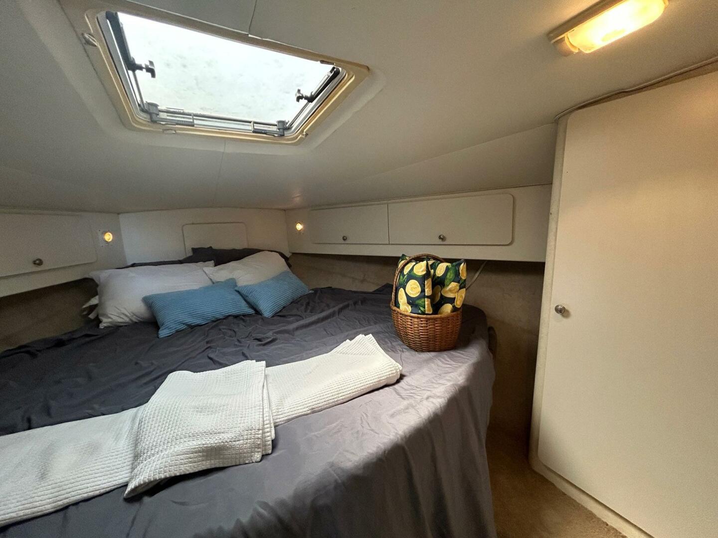 Slide: The Image of Silverton 34 Motor Yacht 1992 - 5288967