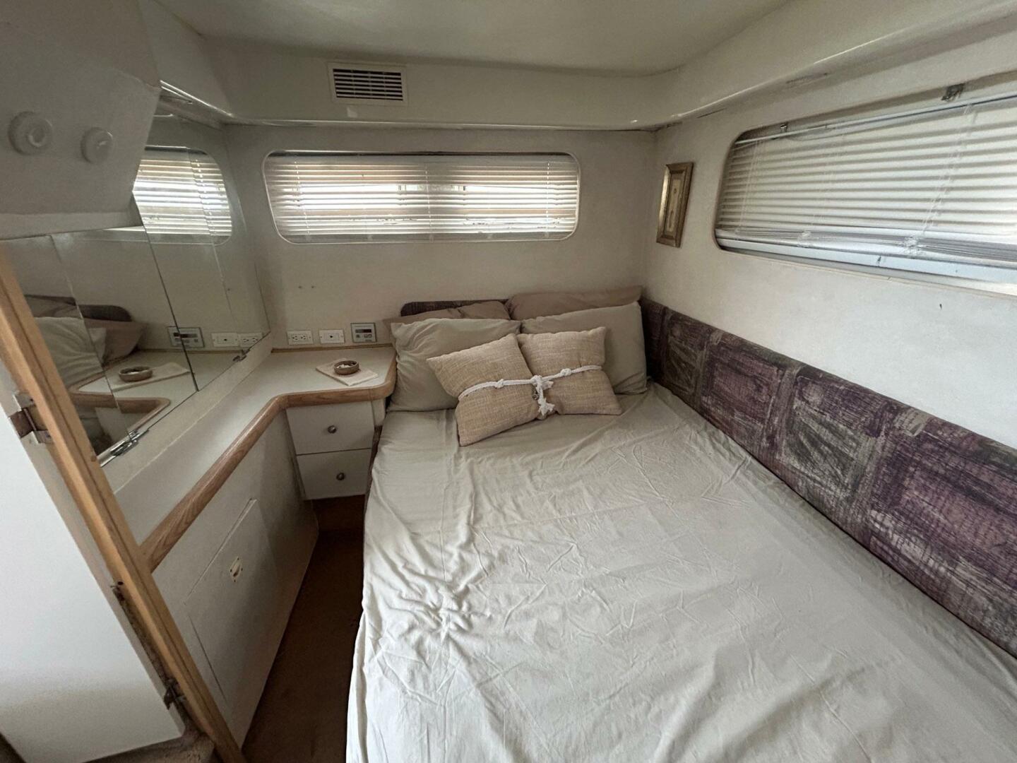 Slide: The Image of Silverton 34 Motor Yacht 1992 - 5288974