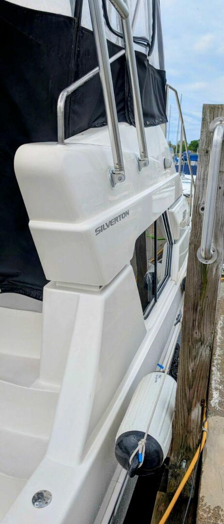 Slide: The Image of Silverton 35 Convertible 2001 - 5510787