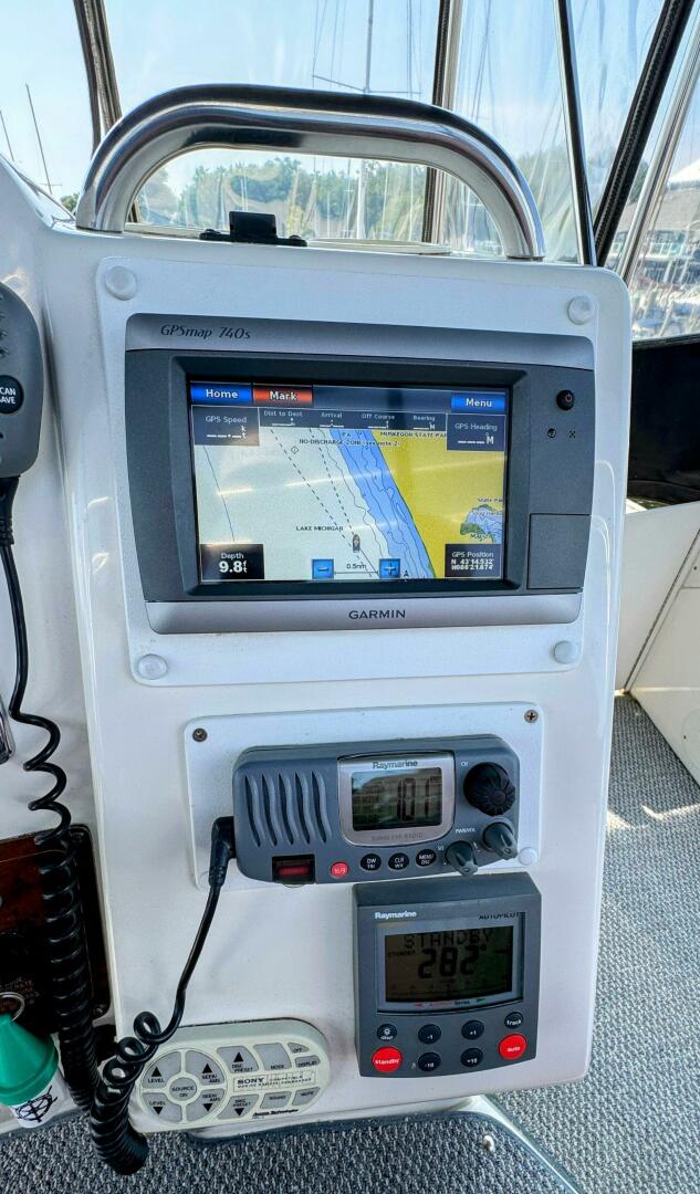 Slide: The Image of Silverton 35 Convertible 2001 - 5510795