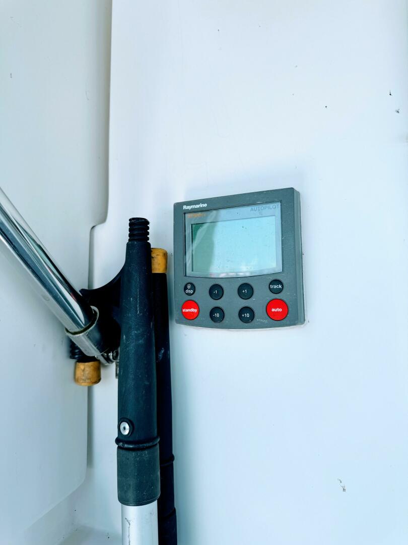 Slide: The Image of Silverton 35 Convertible 2001 - 5510798