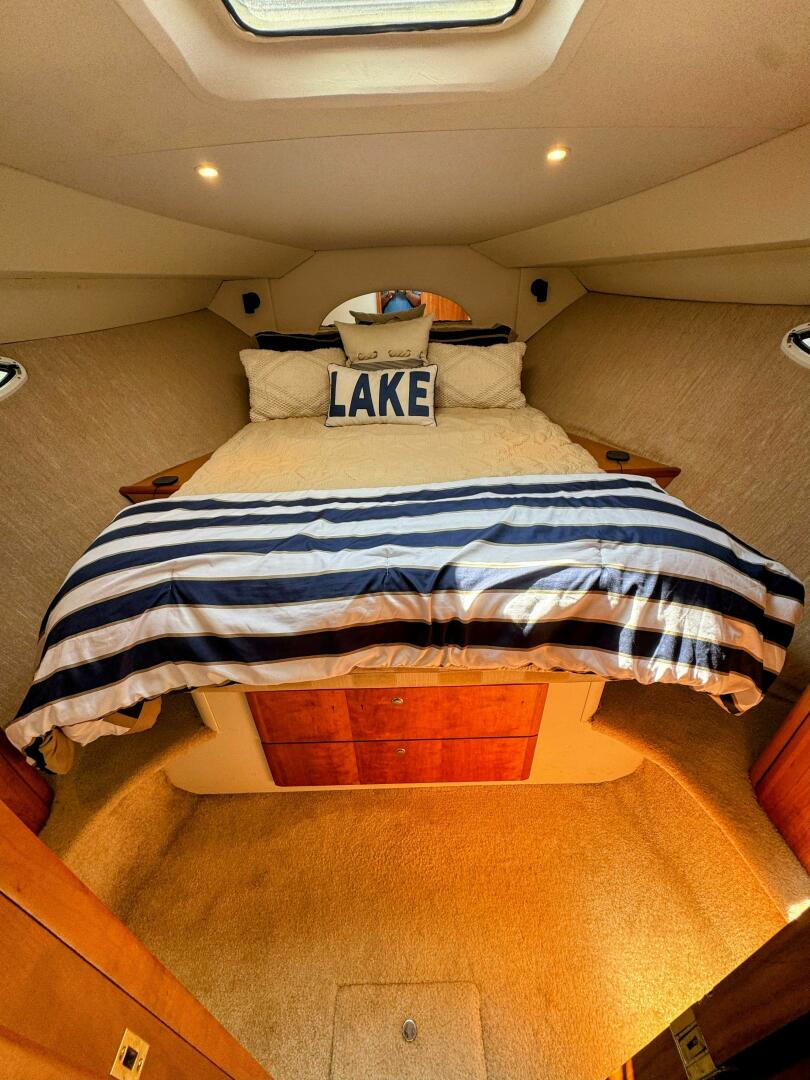 Slide: The Image of Silverton 35 Convertible 2001 - 5510809