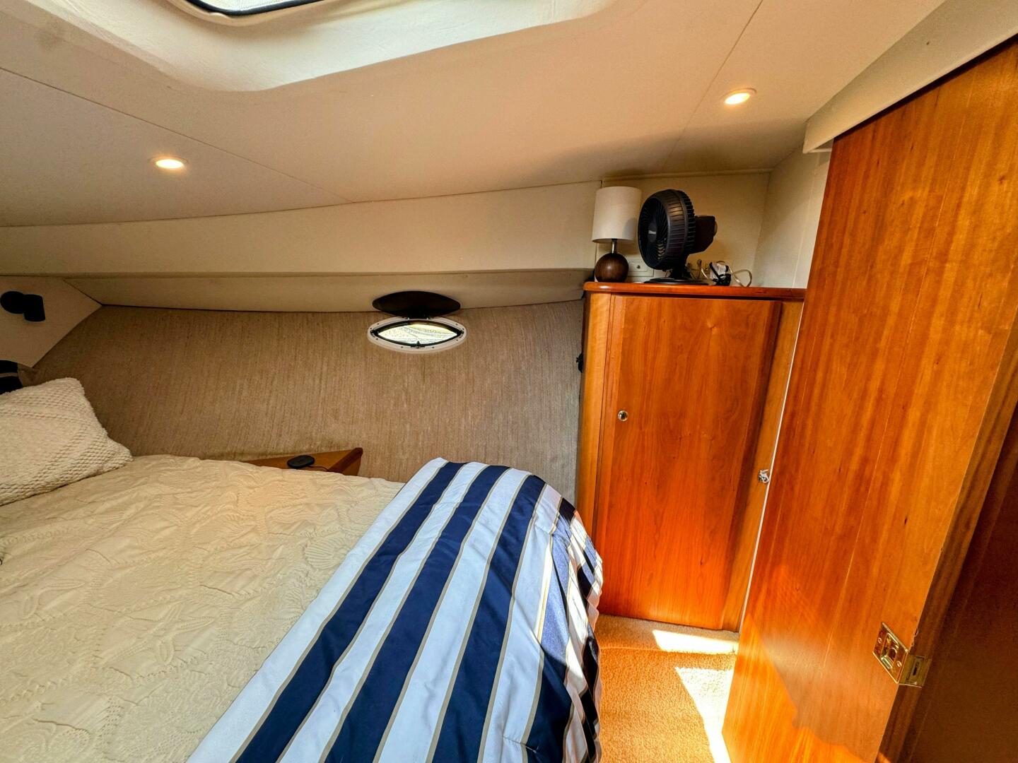 Slide: The Image of Silverton 35 Convertible 2001 - 5510811